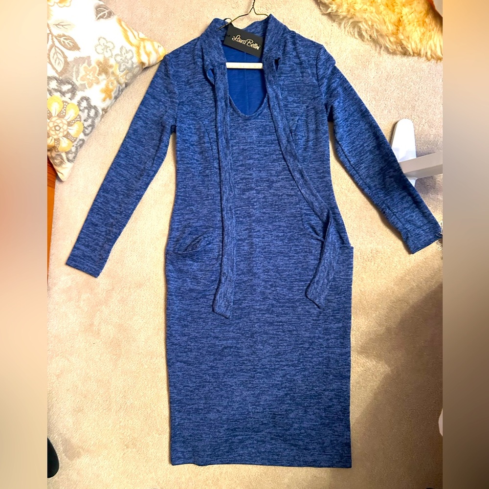 New: Laura Bettini form flattering midi dress with pockets!